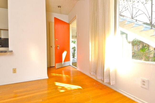 Unit #1 - Samo Capri Apartments