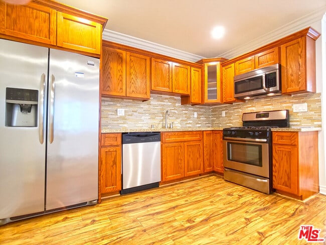 Photo - 1144 S Mariposa Ave