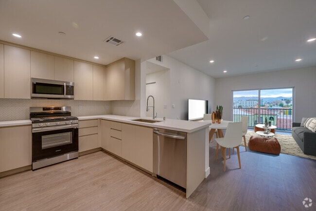 Building Photo - Pine on Gramercy Rental