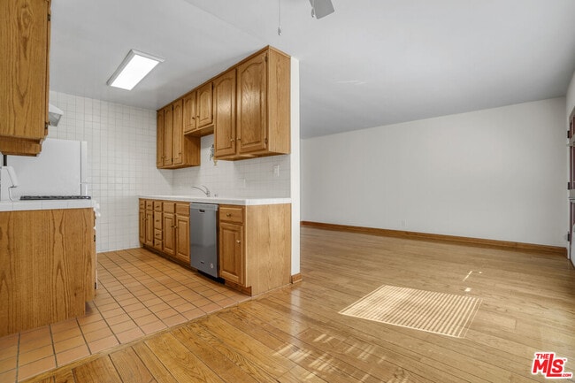 Photo - 218 S Gale Dr Unit 6