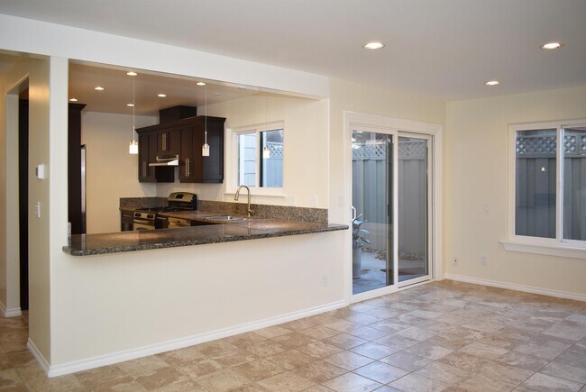 Photo - 407 W Pedregosa St