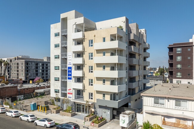 Photo - 983 Dewey Ave