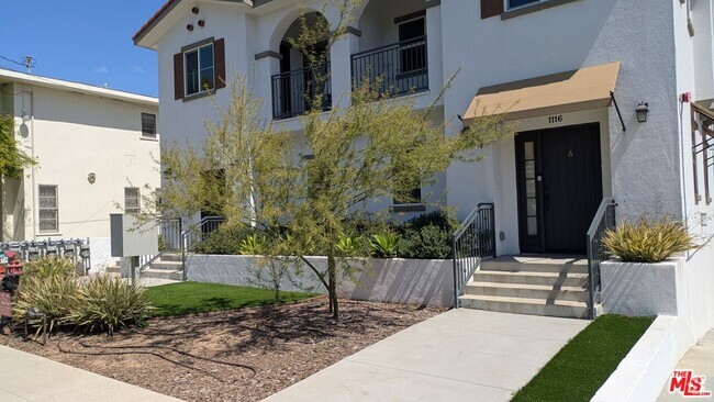 Building Photo - 1116 N Monterey St Unit A Rental