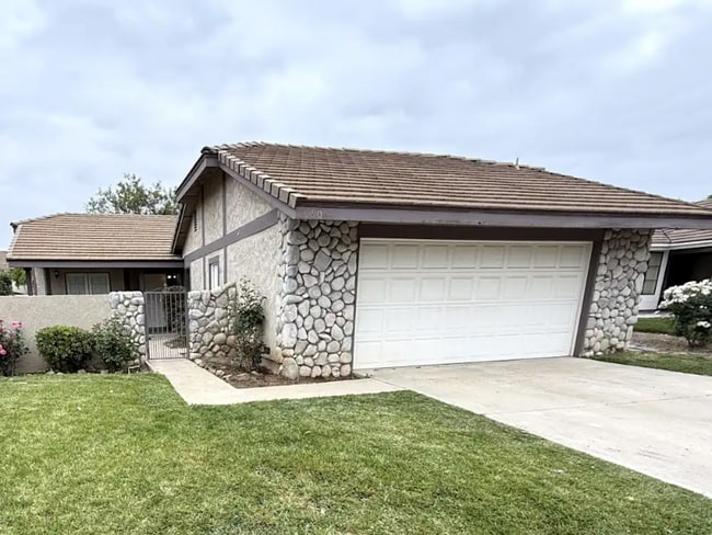 Photo - 25906 Adolfo Ct House