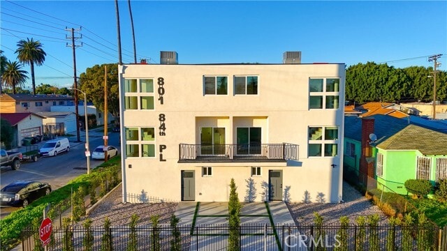 Building Photo - 803 E 84th Pl