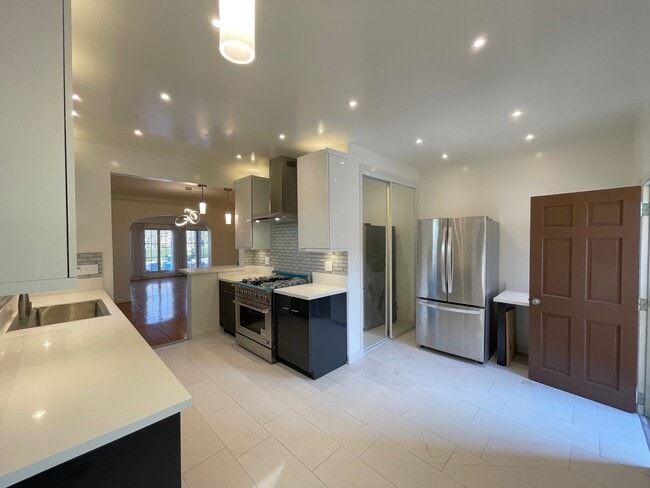 Photo - 1035 Meadowbrook Ave