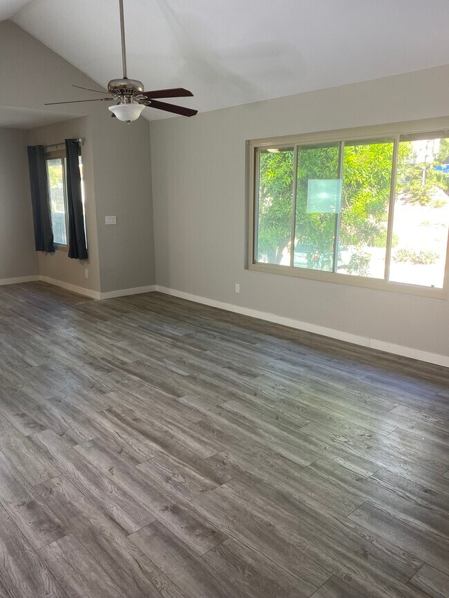 Photo - 355 Windy Ln Unit 355