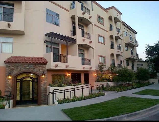 Photo - 4440 Vantage Ave Apartments Unit 203
