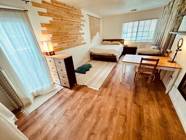 Photo - 12845 Gilmore Ave