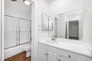 1BD, 1BA - 700SF - Bathroom - 1834 Bentley
