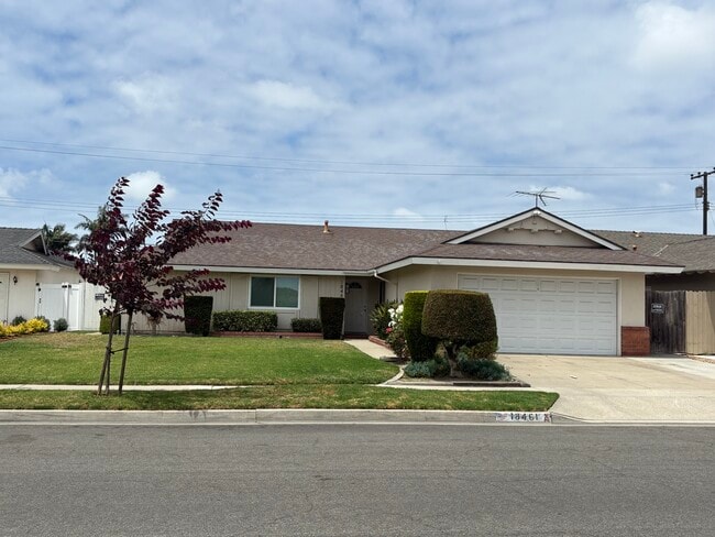 Photo - 18461 Linden St House