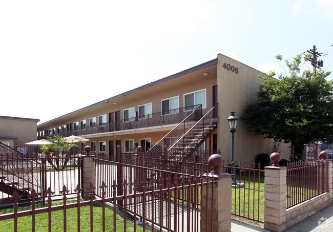 4006 Puente Ave - 4006 Puente Ave Apartments