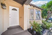 Photo - 1100 N Isabel St House
