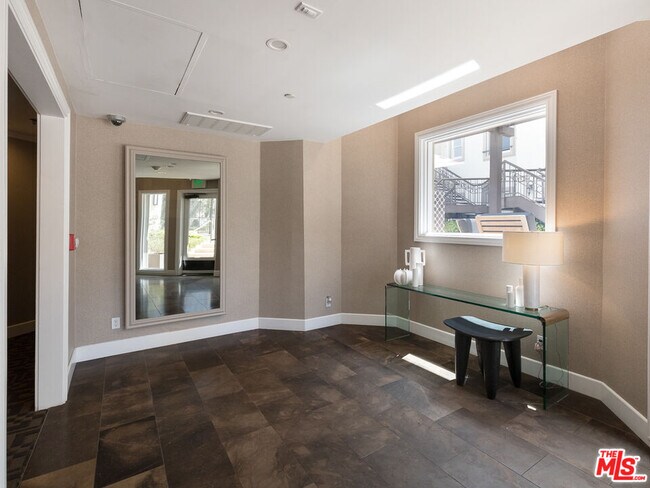 Photo - 230 S Hamilton Dr Unit 208