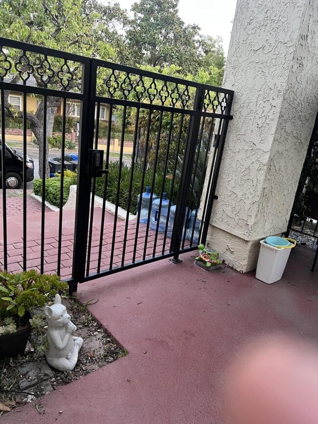 Photo - 659 W Terrylynn Pl