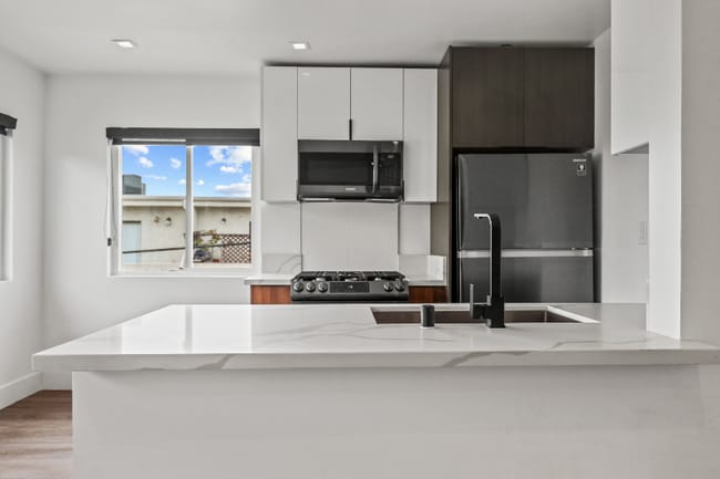 Photo - 701 N Hill Pl Apartment Unit 7