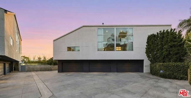 Building Photo - 2100 Abbot Kinney Blvd Unit 7