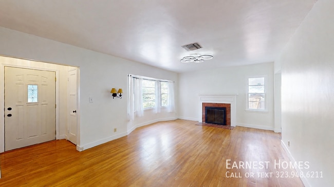 Photo - 14920 Hesby St