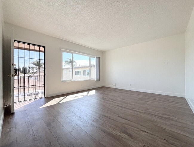 Photo - 820 Oakwood St Unit 3