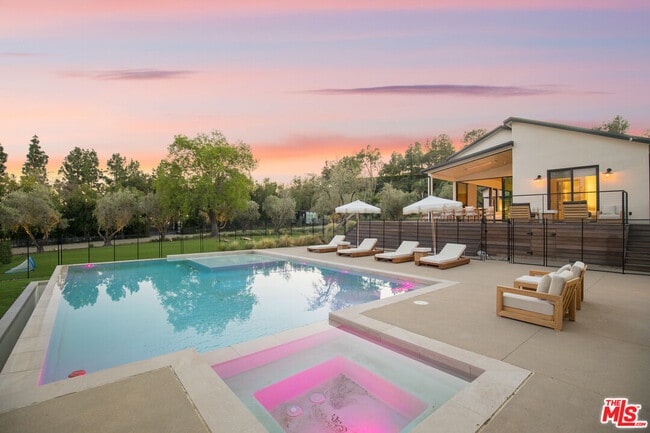 Building Photo - 1754 Lechusa Rd