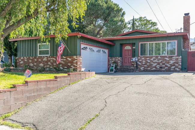 Photo - 10706 Rhodesia Ave House