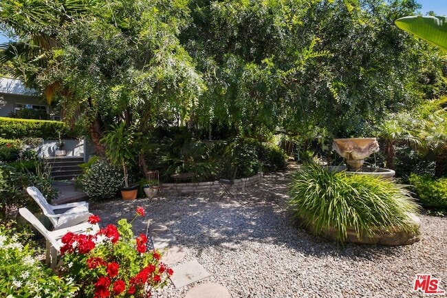 Photo - 1323 N Olive Dr Unit 29C