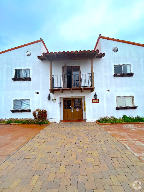 Building Photo - 147 Avenida Serra Rental