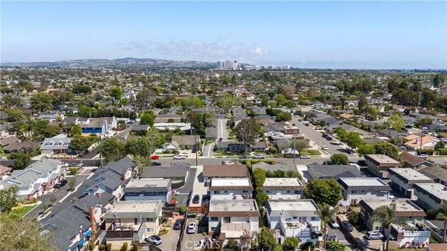 Photo - 2049 Tustin Ave