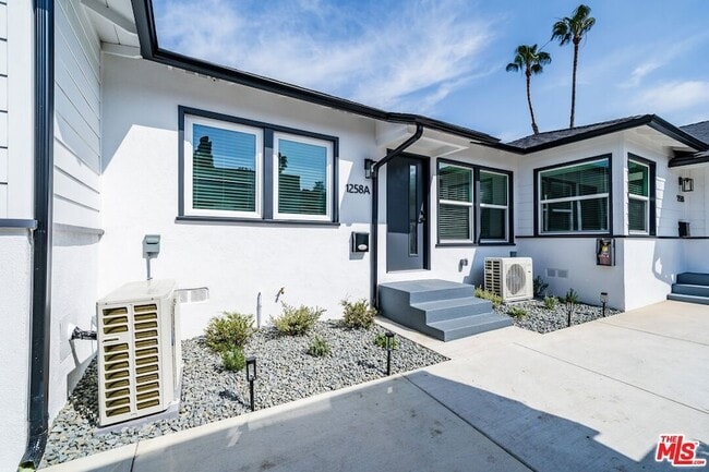 Photo - 1258 Mariposa St