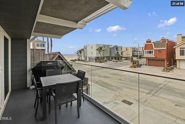 Photo - 104 La Brea St