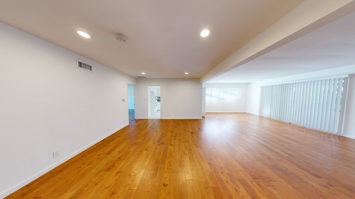 3D Tour - Cartwright Manor: Spacious & Newly Remodeled