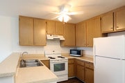 1 BR, 1 BA - 636 SF - Villa Pacifica Apartments