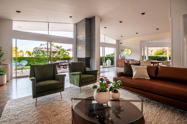 Building Photo - 8811 Rising Glen Pl