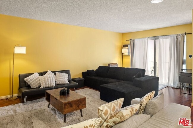 Photo - 5625 Windsor Way Unit 211