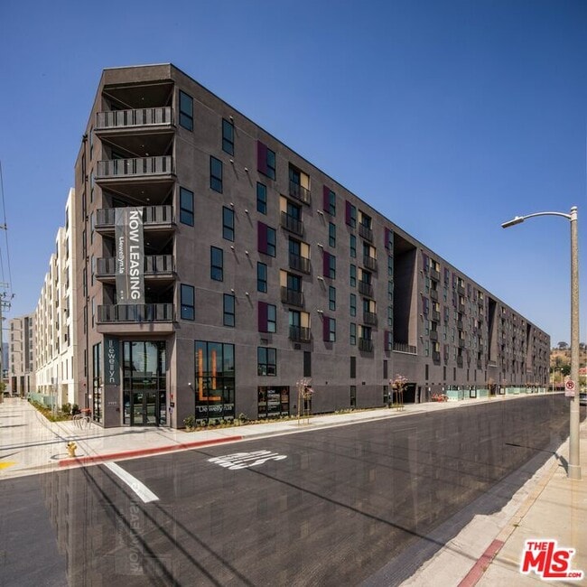 Building Photo - 1101 N Main St Unit 125