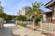 Photo - 810 S Gramercy Dr House