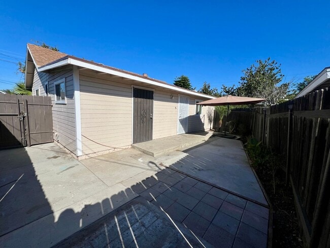 Photo - 12892-12902 Louise St Unit 12892