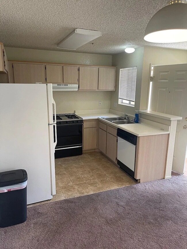 Building Photo - "Charming 1-Bedroom Retreat in Santa Maria – Your Cozy Haven Awaits!"