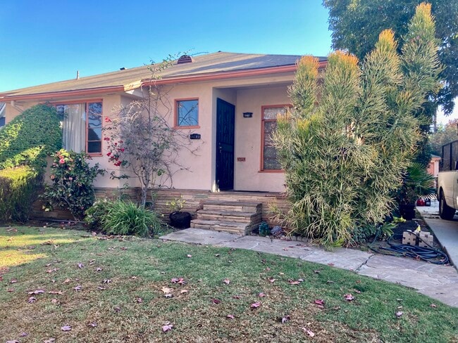 Photo - 1242 S Point View St House