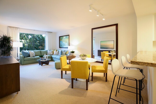 Photo - Newport Bluffs Apartment Village