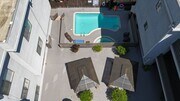 Photo - Executive House
