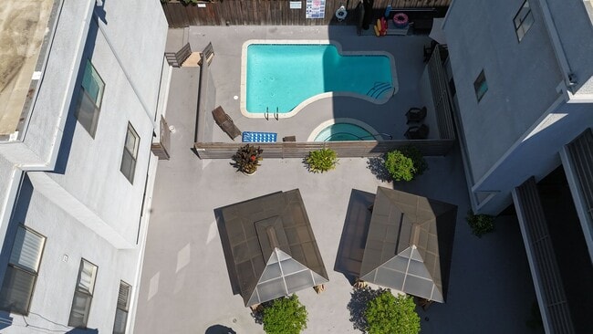 Photo - Executive House