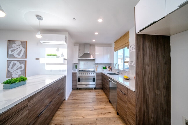 Kitchen - 2306 Aviation Blvd