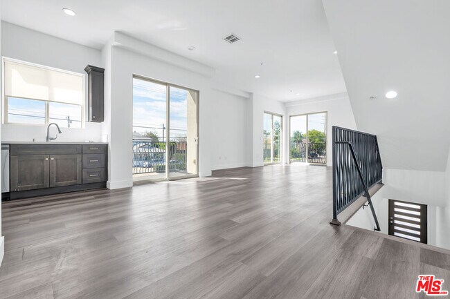 Photo - 6006 Klump Ave Unit 1