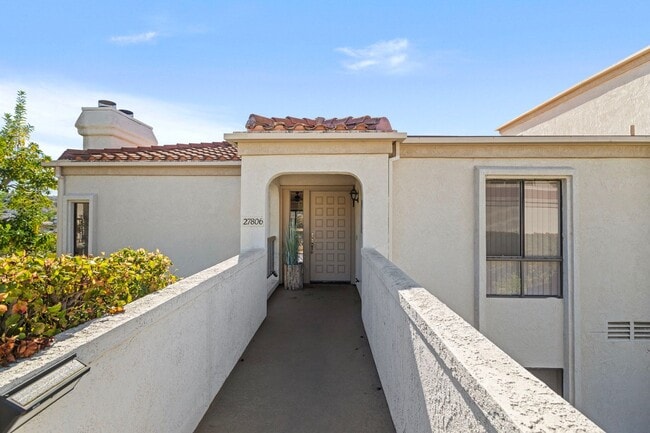 Photo - Stunning 2 bedroom *LAKE VIEW* condo for r... Unit 46