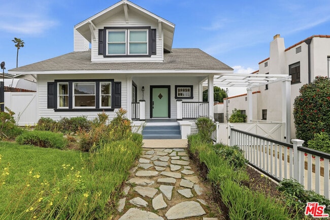 Building Photo - 5226 Rockland Ave