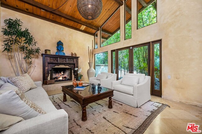 Photo - 4557 Saltillo St