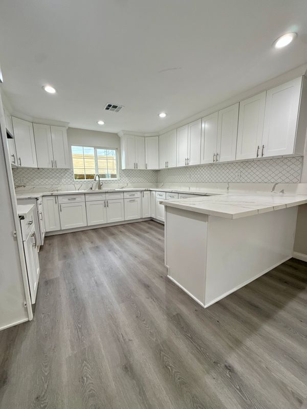 Photo - 10501 Angell St