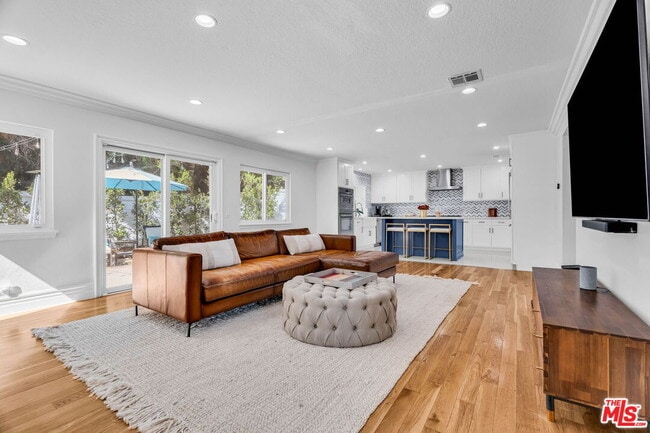 Photo - 3225 Futura Point