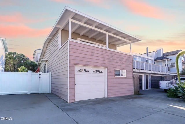 Building Photo - 288 Cahuenga Dr